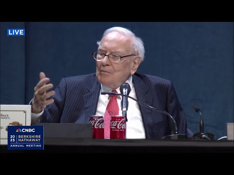 Warren Buffett reassures shareholders Berkshire won't do 'stupid' things with their money