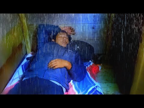 Camping in heavy rain: Creating a safe and comfortable minimalist shelter asmr
