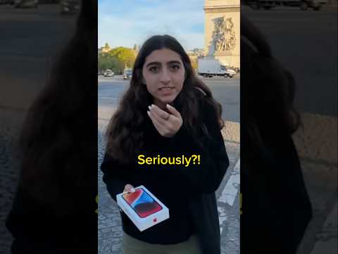 Spreading ❤️ in Paris!