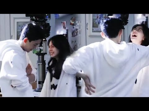 ❄舌吻之後好害羞！ 吳磊臉通紅惹得趙今麥大笑！【在暴雪時分 Amidst a Snowstorm of Love】