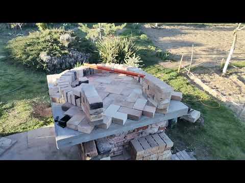 „The Full Build: Traditional Oven Project (Archive)“ или „Майсторска изработка: Изграждане на пещ
