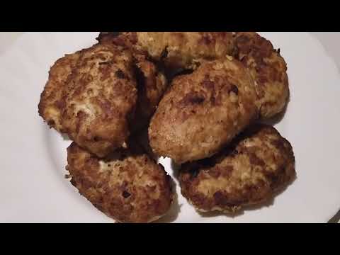 Мясные зразы с яйцом и зеленым луком