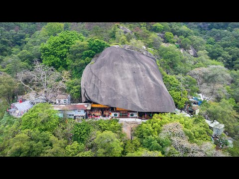 广东深山发现一座古寺庙，竟建在数万吨的巨石之下，真是太奇特了 ｜ Temples under 10000 ton boulders in the deep mountains of Guangdong
