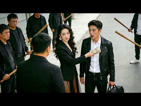 The young man helped the female CEO deal with harassment from a thug, and she took him away.