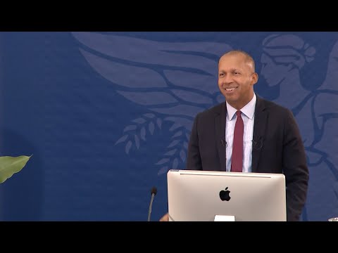 Bryan Stevenson: "Just Mercy: a story of justice and redemption"
