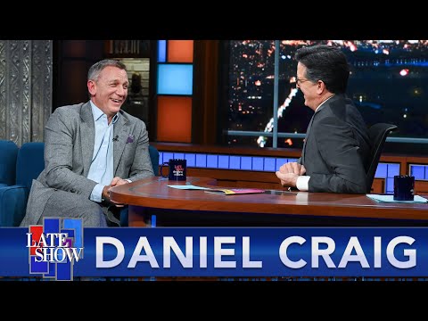 Queen Elizabeth II Cracked A Pretty Good Joke At Daniel Craig's Expense