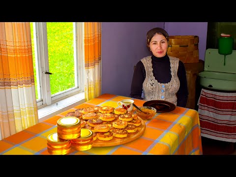 She Lives ALONE in the Mountains! Watch What She Eats for Breakfast!