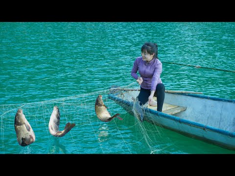 Catching Fish and Cooking with Bombax Flowers: A Mountain People’s Favorite Dish