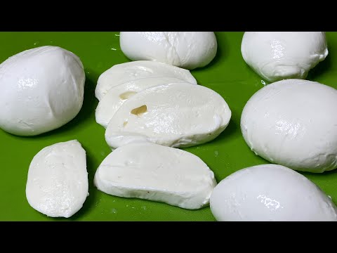 Homemade mozzarella in 30 minutes with just two ingredients! Delicious!