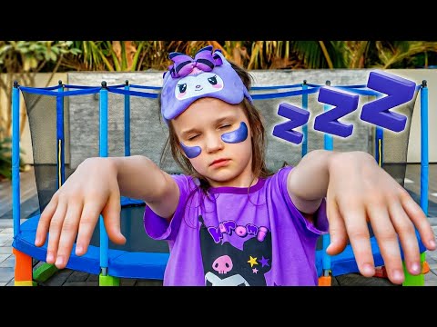 Stephi Sleepwalks Everywhere: Pool, Trampoline & Kitchen