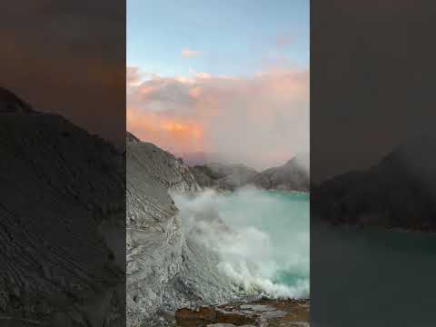 Pelangi di kawah ijen #sunrise #pelangi #rainbow #ijen #crater #banyuwangi #indonesia #juni #2025