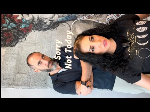 🌟 It can be challenging when a client regularly colors their hair with dark shades like black