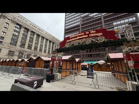 Chicago Downtown walking to The Christkindlmarket: The iconic German-style market at Daley Plaza