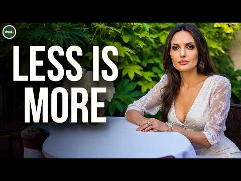 Why Old Money Women Don't Wear Luxury