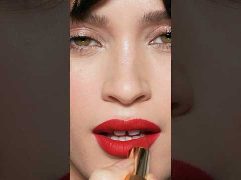A little red lipstick never hurt nobody… 💋#youtubeshorts #lisaeldridgemakeup