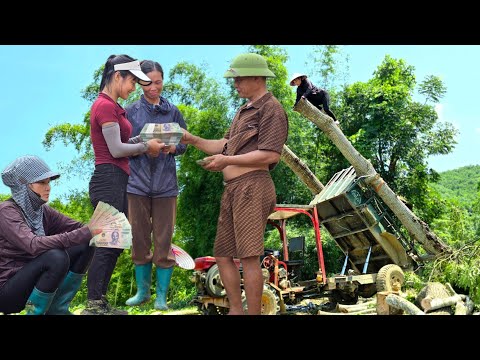 Agricultural vehicles,women happily receive their salary after hard working days #agricultural#truck