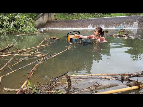130 minutes to rescue a tractor that lost control and overturned into a stream while running,