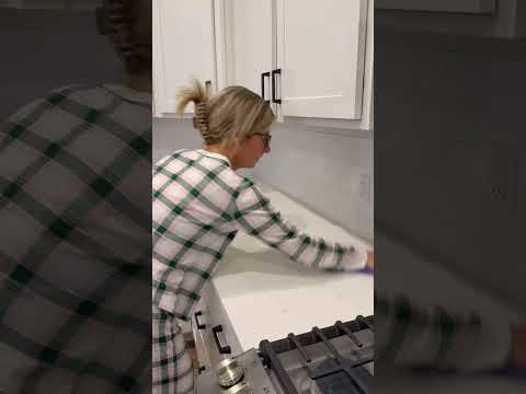 New Year, more cleaning! Happy 2026!! 🎉 #cleaningtips #cleanwithme #newyear