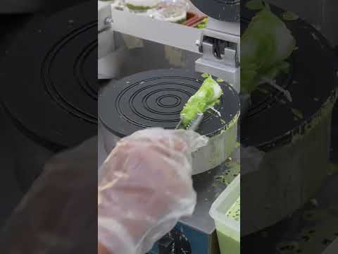 Pandan and Coconut Pancakes | ทองม้วนสดมะพร้าวอ่อน