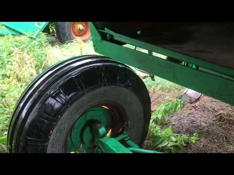 По просьбе подписчика короткое видео. Механизм регулировки решет комбайна Нива ск-5.