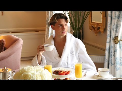 FALLING IN LOVE IN IRELAND | Nicolas Fairford