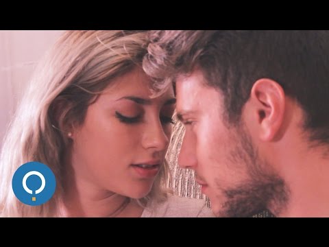 How to kiss step by step for the first time