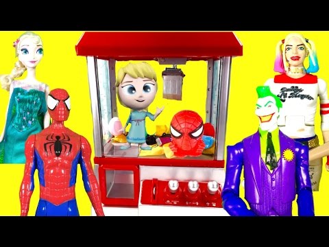 Spiderman, Elsa, Joker & Harley Quinn Play the Claw Machine