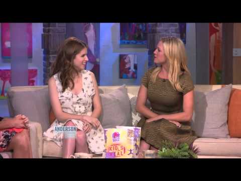 Anna Kendrick and Brittany Snow on an Uncomfortable Scene