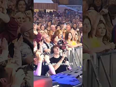 I love what I do really. Filming is my comfort zone #livemusicphotography #liveconcertphotography