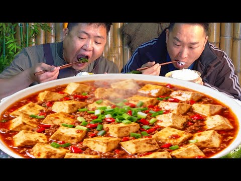 做生意豆腐賣不出去，二弟回家做“麻婆豆腐”，香辣下飯吃爽了【鐵鍋視頻】