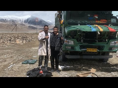 改装床车自驾新藏线，偶遇被困五六天的大车司机，大双伸出援手，从此路人变兄弟！【行者北大双】