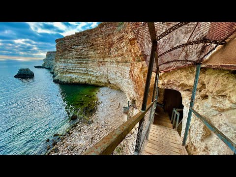 Самая СТРАШНАЯ лестница к ПЛЯЖУ в Севастополе-под УГРОЗОЙ!Пляж АВТОБАТ на Фиоленте!Севастополь 2023