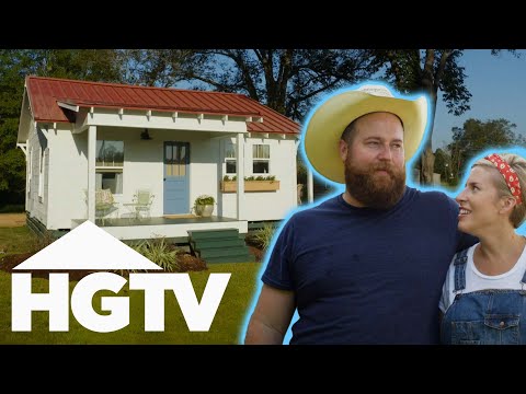 Ben & Erin Turn A Tiny Family House Into An Airy Country Cottage | Home Town