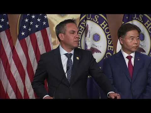 LIVE: House Democratic leaders hold press conference.