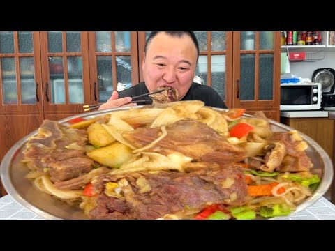 🔥【羊肉烩菜】阿强狂炖大块羊肉烩菜，抱着啃简直太香了！粉丝尖叫：这分量太宠粉！