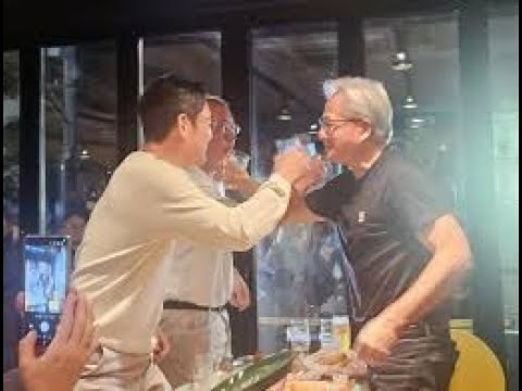 《美股Vin化爐》 251103：黃仁勳「炸雞外交」，誰是幕後推手／中美貿易協議細節，習主席會李在明顯幽默／繼續停擺／Apple亞馬遜業績省鏡／個股 ：MSTR，巴郡，Netflix