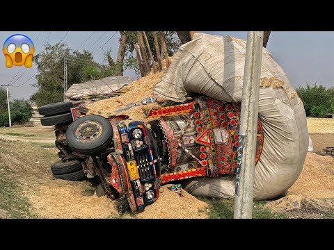 Pakistani Truck Most Dangerous Accident Due To Overload || Repair of Accident Truck in Pakistan