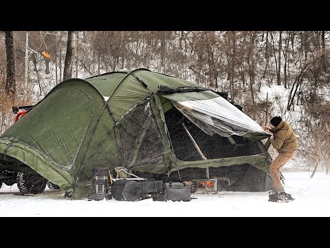 Camping in a Blizzard, Catch a Dinosaur Tent Flying in a Snowstorm!!