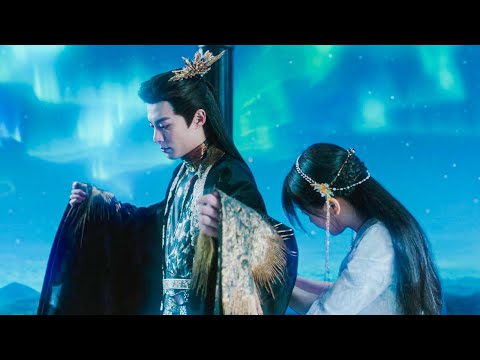 The little orchid hugged the Devil King's waist, making his heart beat faster!