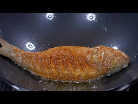 The fried fish will not stick to the pan, the skin will not break, and it will be very complete.