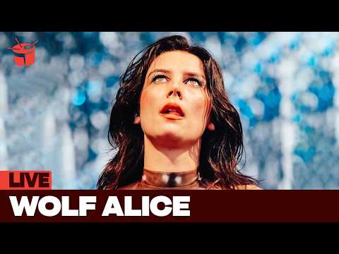 Wolf Alice - 'Don't Delete The Kisses' (live at Laneway 2026)