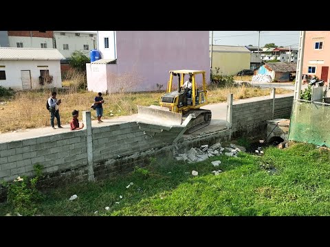 Skillfully KOMATSU D31px Bulldozer Open New Filling Up The Land Project With Dump Trucks 5t Process