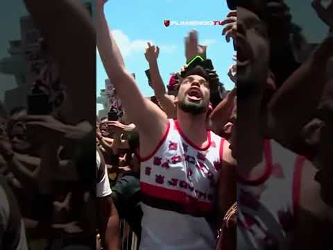 Lucas Paqueta sings with Flamengo fans ahead of his return 🎶🇧🇷