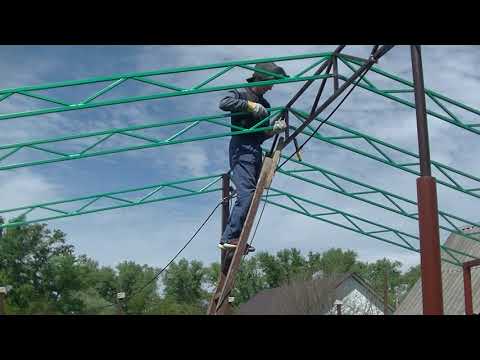 Навес для мастерской и автомобиля под металлопрофиль, своими руками и без подсобников.