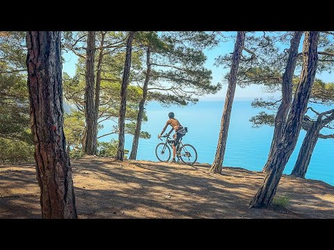 ИЗ ГЕЛЕНДЖИКА В ГОЛУБУЮ БЕЗДНУ И СКАЛУ ПАРУС НА ВЕЛОСИПЕДЕ