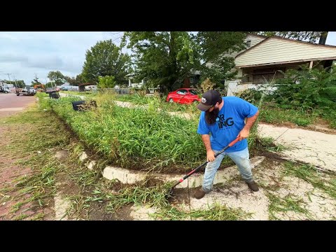 This Property Gave Me a STRANGE Feeling… and Then I Noticed the Car Tag