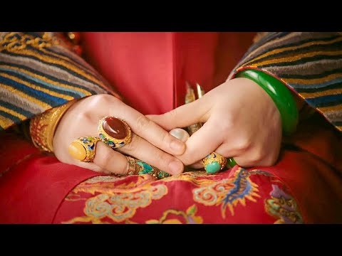 Ruyi is ready for everything and uses the most domineering weapon to deal with bitch!