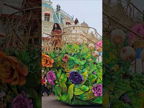 Disneyland Paris, These Disney Princesses are having their golden moment! Disney Stars on Parade