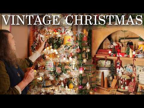 A Cozy Tour of Our Vintage Christmas Decorations!