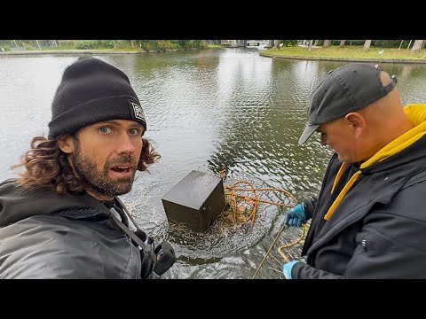 We Found A Safe in The Water Fishing with Magnets